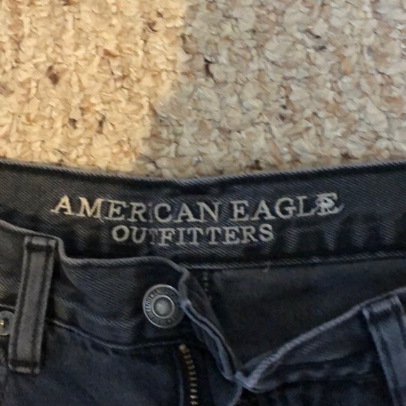 A nice pair of black mom jeans from AE - Picture 2 of 3